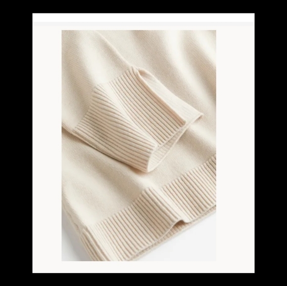 NWOT Zara V Neck Bell Sleeve Sweater - Picture 5 of 5